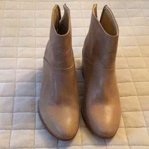 Nisolo Dari tan bootie.all leather 8